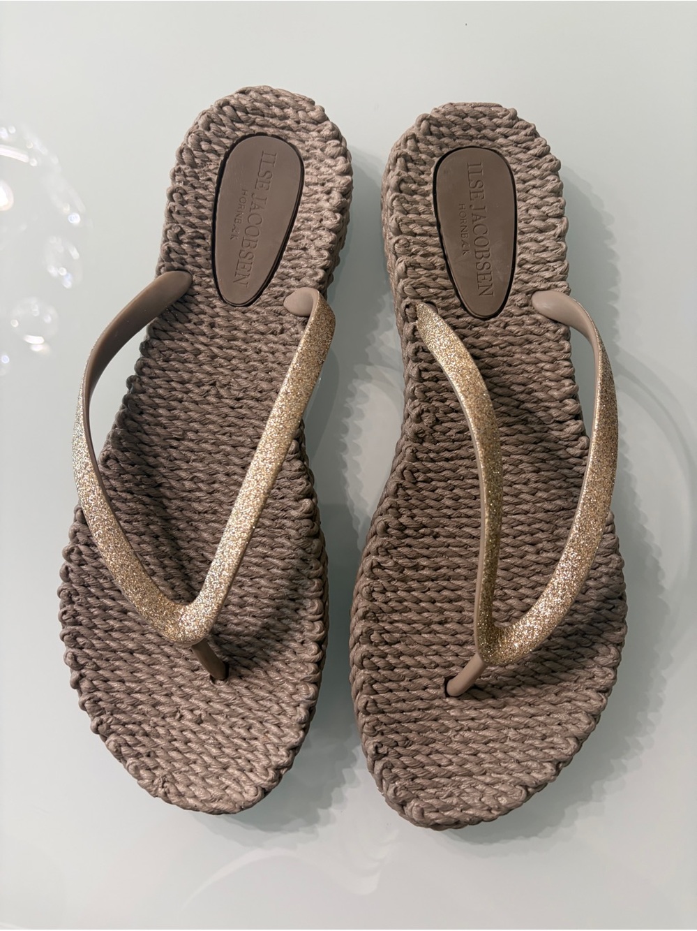Ilse Jacobsen taupe woven sandals with gold glitter straps